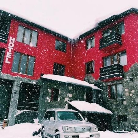 Red House Hotel Bakuriani Exterior photo
