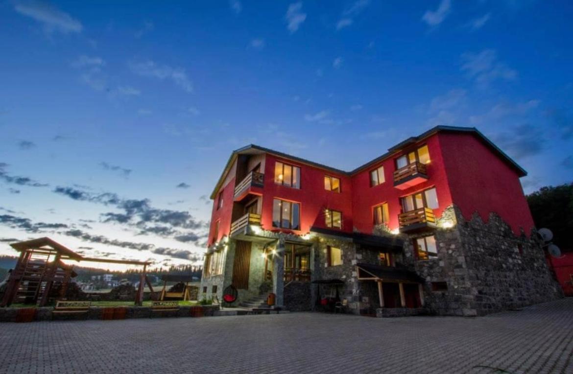 Red House Hotel Bakuriani Exterior photo