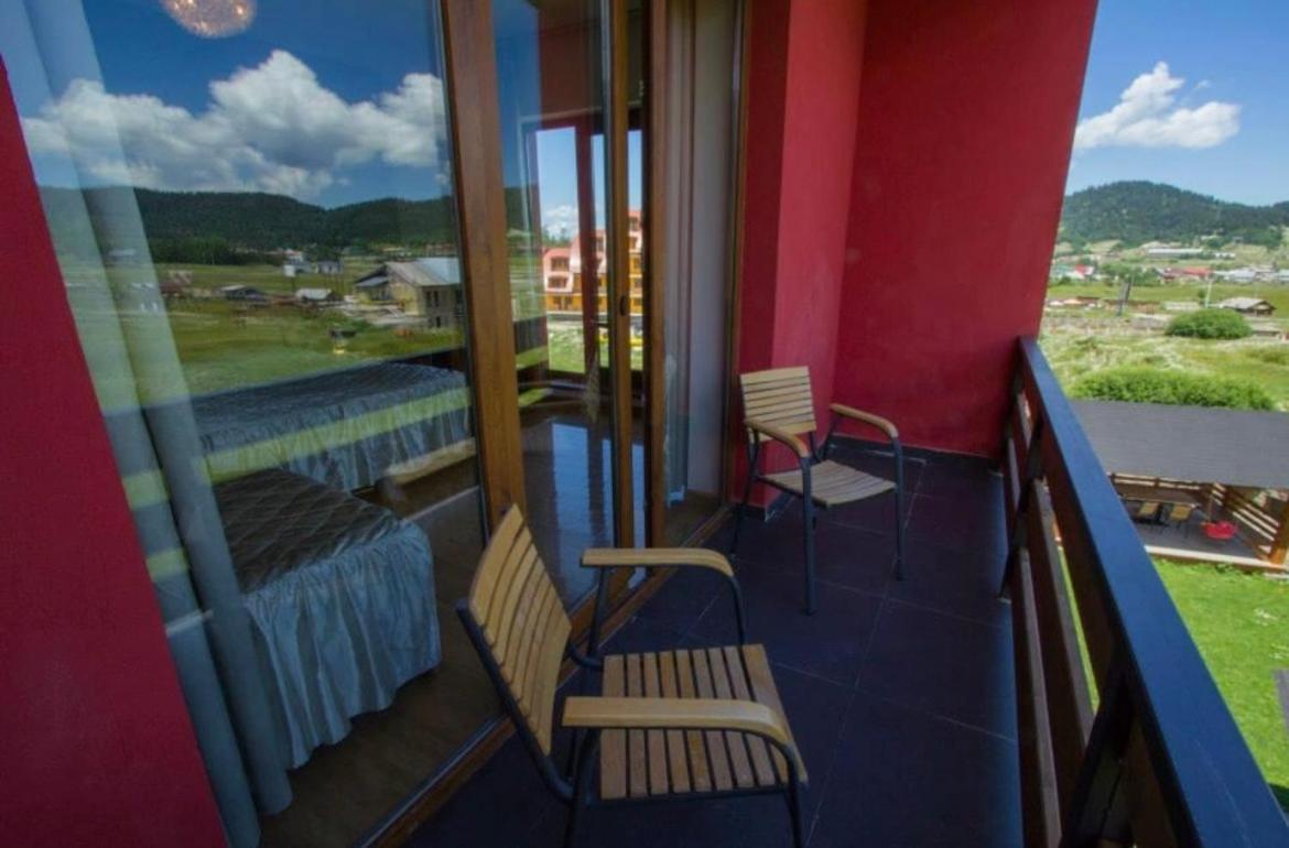 Red House Hotel Bakuriani Exterior photo